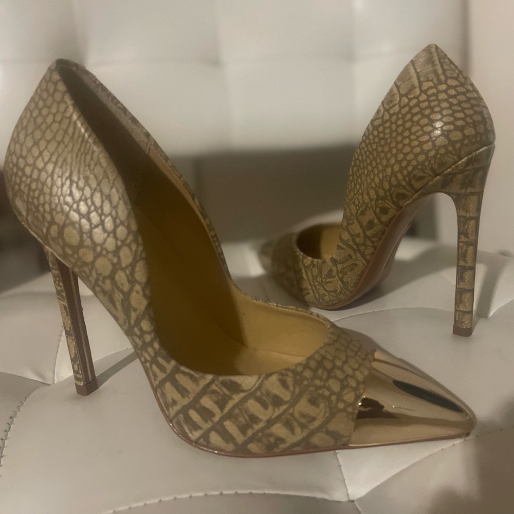 Yevrah Marlen Gold cap Croc print Heels 38 DONATED